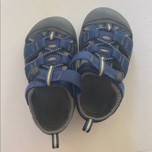 Toddler Keen Sandals -blue size 7